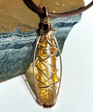Load image into Gallery viewer, COPAL WIREWRAPPED PENDANT (drop)