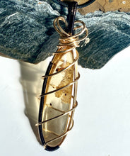 Load image into Gallery viewer, COPAL WIREWRAPPED PENDANT (longdrop)