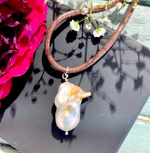Load image into Gallery viewer, FRESHWATER NUCLEATED BAROQUE PEARL NECKLACE