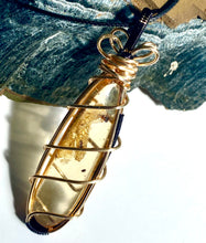 Load image into Gallery viewer, COPAL WIREWRAPPED PENDANT (drop)