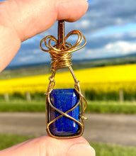 Load image into Gallery viewer, LAPIS LAZULI PENDANT