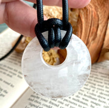 Load image into Gallery viewer, QUARTZ PENDANT