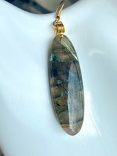 Load image into Gallery viewer, LABRADORITE EARRINGS