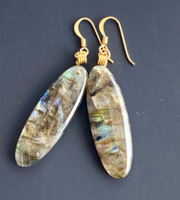 Load image into Gallery viewer, LABRADORITE EARRINGS