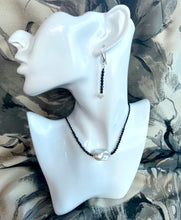 Load image into Gallery viewer, BLACK SPINEL & FRESHWATER PEARL SET