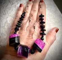 Load image into Gallery viewer, AGATE FUSCHIA BARRELS NECKLACE with Silver Twists & EARRINGS