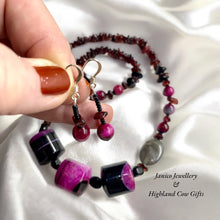 Load image into Gallery viewer, AGATE FUSCHIA BARRELS NECKLACE with LABRADORITE & EARRINGS