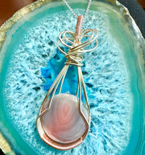 Load image into Gallery viewer, BOTSWANA AGATE PENDANT
