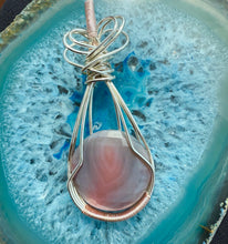 Load image into Gallery viewer, BOTSWANA AGATE PENDANT
