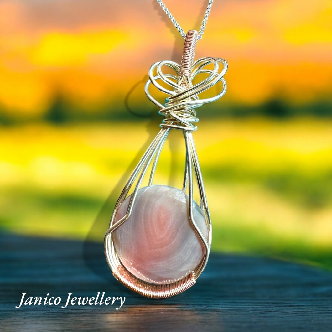 BOTSWANA AGATE PENDANT