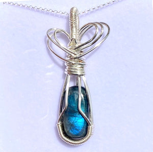 PETITE LABRADORITE NECKLACE