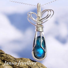 Load image into Gallery viewer, PETITE LABRADORITE NECKLACE
