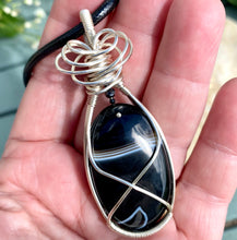 Load image into Gallery viewer, BLACK BANDED AGATE  PENDANT
