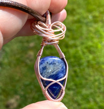 Load image into Gallery viewer, SODALITE PENDANT
