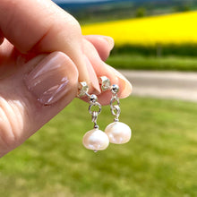 Load image into Gallery viewer, FRESHWATER BUTTON PEARLS
