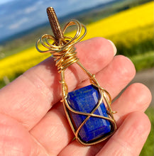 Load image into Gallery viewer, LAPIS LAZULI PENDANT
