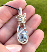 Load image into Gallery viewer, DENDRITIC AGATE PENDANT

