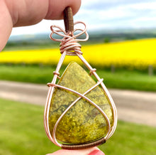 Load image into Gallery viewer, GREEN OPAL PENDANT

