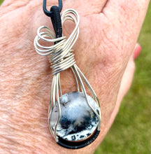 Load image into Gallery viewer, DENDRITIC AGATE PENDANT

