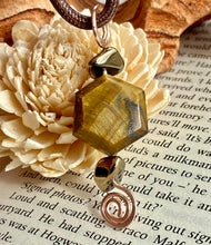 Load image into Gallery viewer, TIGERS EYE PENDANT
