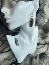 Load image into Gallery viewer, LABRADORITE EARRINGS
