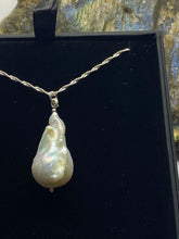 Load image into Gallery viewer, FRESHWATER NUCLEATED BAROQUE PEARL NECKLACE &amp; Magnetic Clasp
