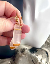Load and play video in Gallery viewer, STRIPED  QUARTZ EARRINGS
